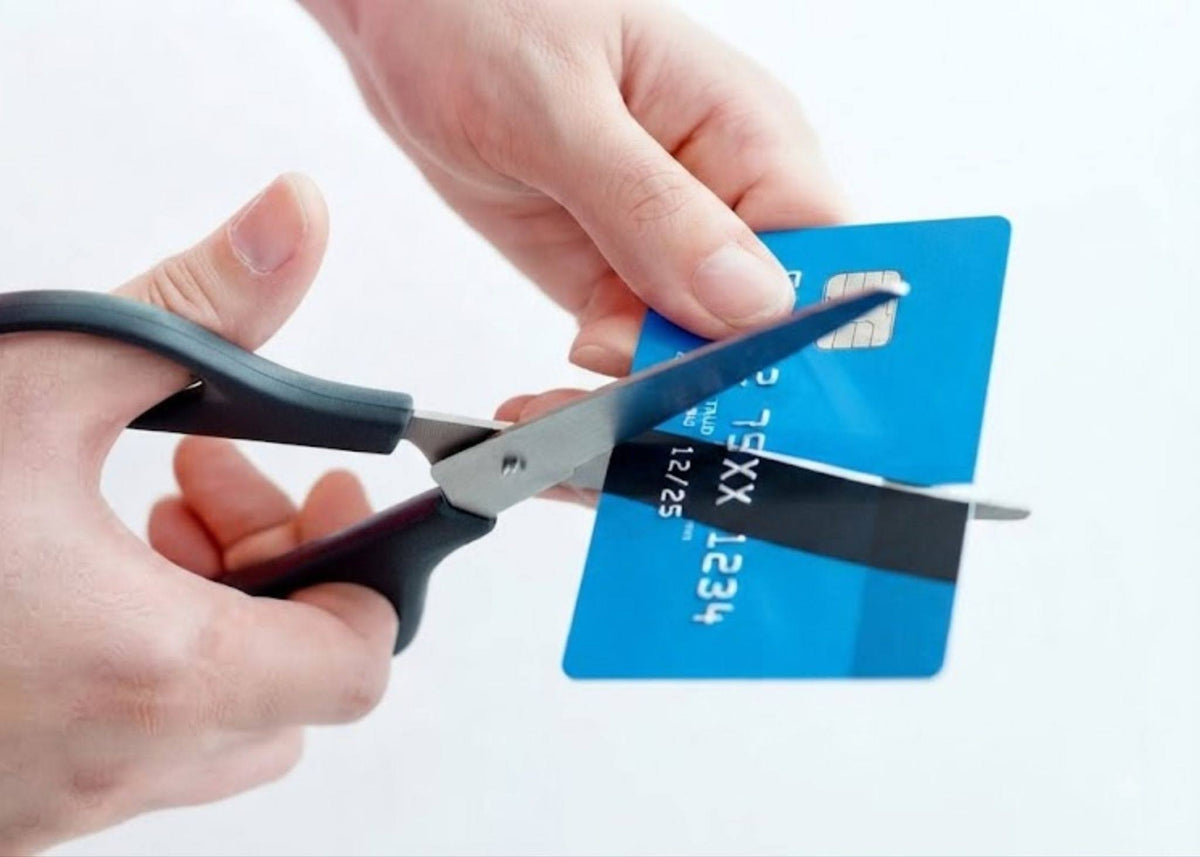 How to Dispose of a Metal Credit Card the Right Way